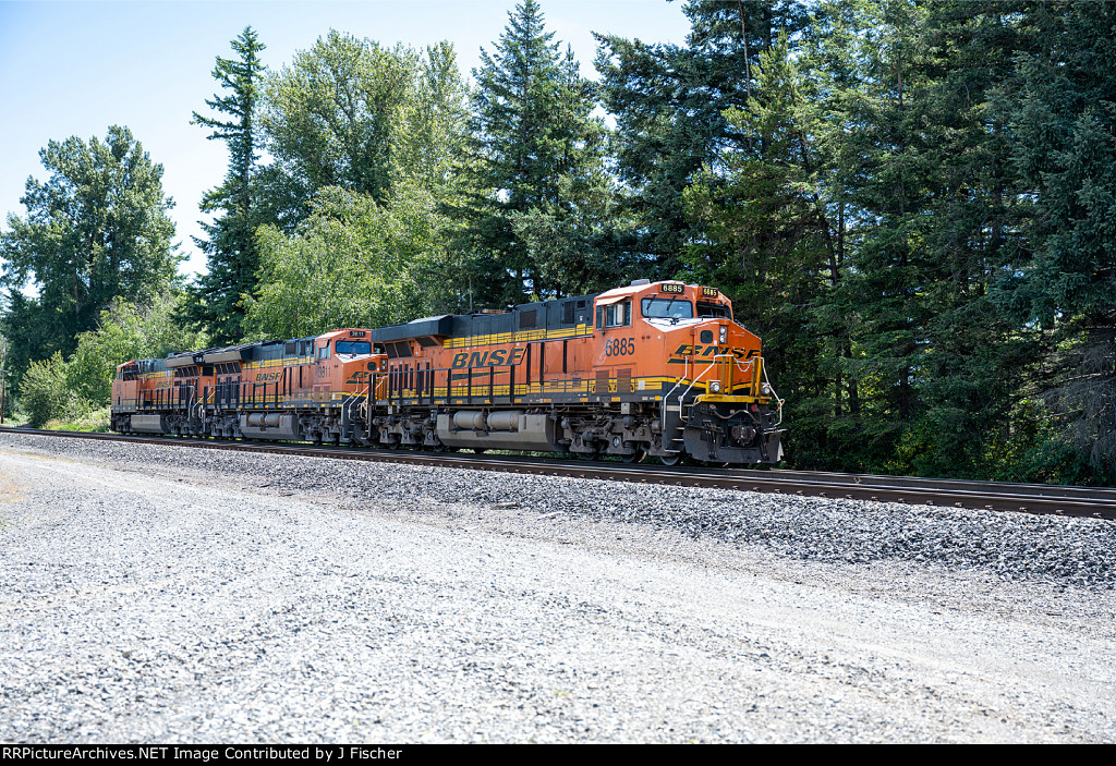 BNSF 6885